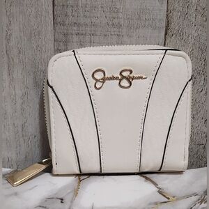 🌷NWOT Jessica Simpson Adalee Small Zip Around White Wallet🌷